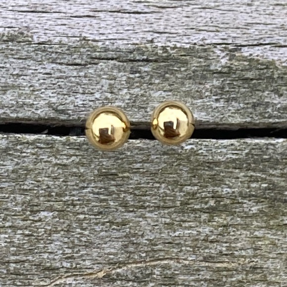Gold tone stud earrings 3 mm new - Picture 6 of 7